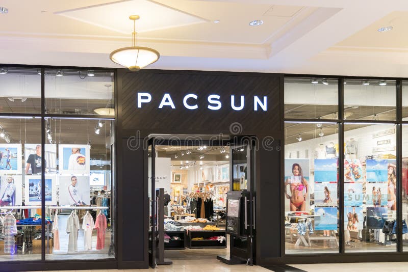 Pacsun Logo On Store Front Sign lizenzfreies stockbild
