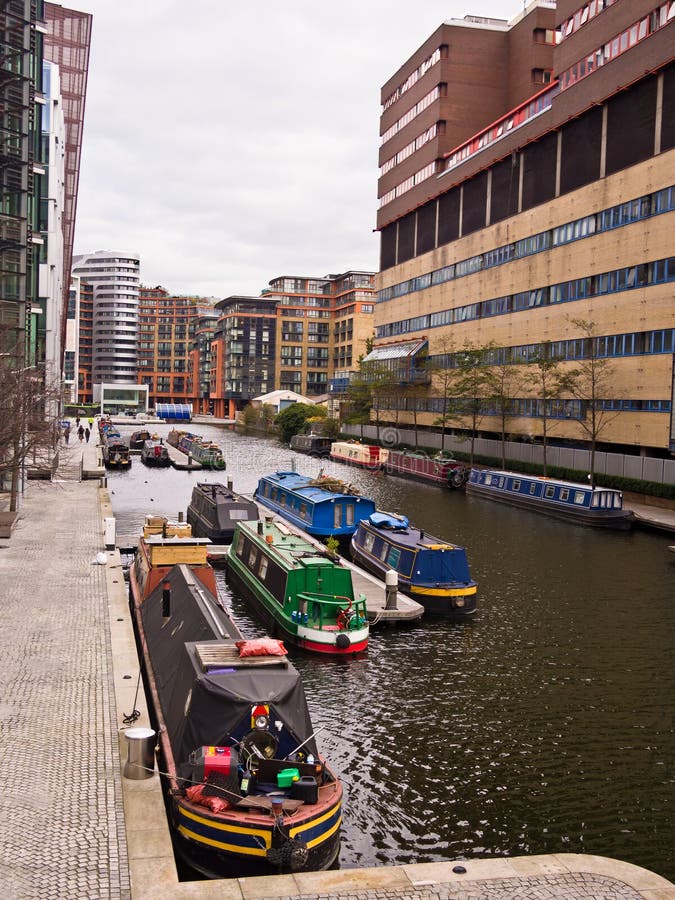 Paddington Bassin, London lizenzfreie stockfotografie Paddington Bassin, London lizenzfreie stockfotografie