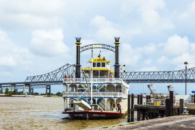 Paddlewheeler Creole Queen in the Port of New Orleans