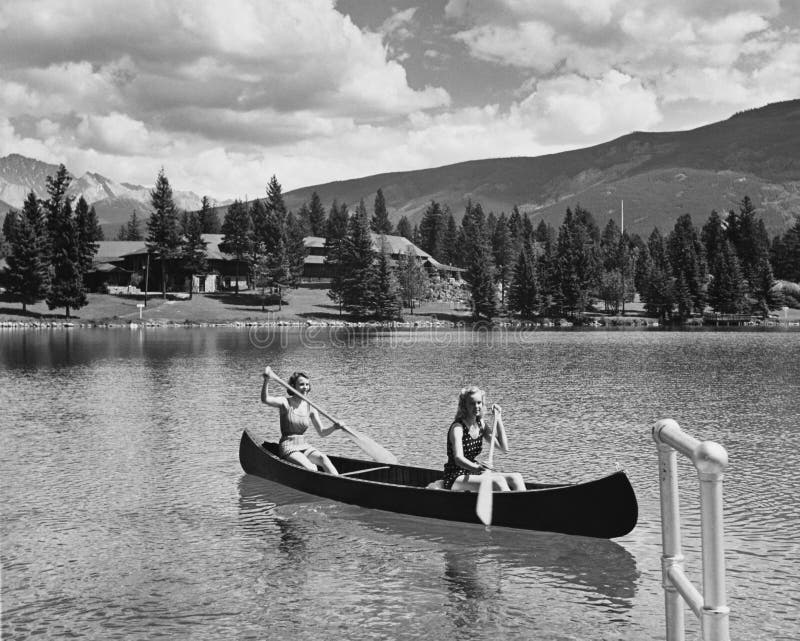 PADDLING AWAY royalty free stock images PADDLING AWAY royalty free stock images