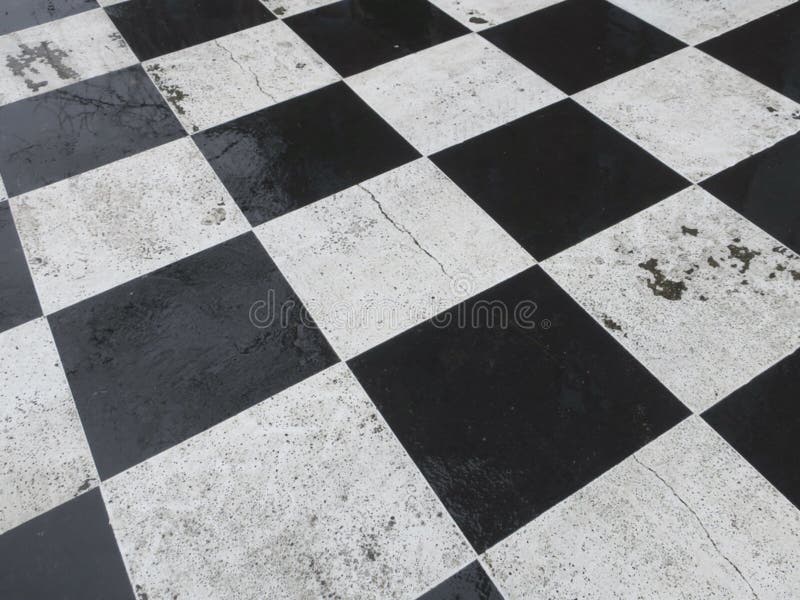 Vista De Cima De Um Tabuleiro De Xadrez Em Concreto Com Peças De Xadrez E  Uma Mão-de-mão a Mexer-se Foto de Stock - Imagem de preto, pense: 227494292
