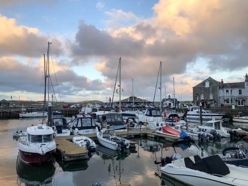 Padstow harbour at sunset editorial stock image. Image of water 255229829