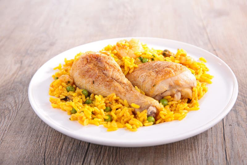 Paella με το κοτόπουλο στοκ εικόνα με δικαίωμα ελεύθερης χρήσης