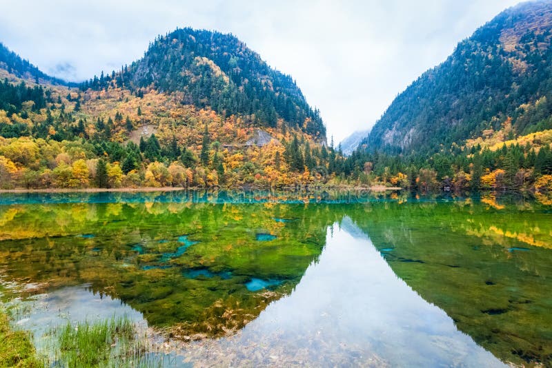 Paesaggi di autunno di fiaba fotografie stock Paesaggi di autunno di fiaba fotografie stock