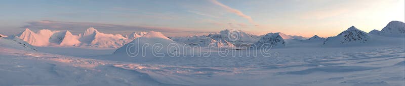 Paesaggio artico - montagne e ghiacciaio-PANORAMA