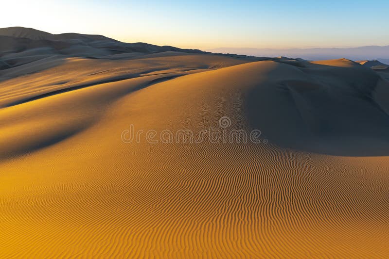 Paesaggio del tramonto del deserto in Perù