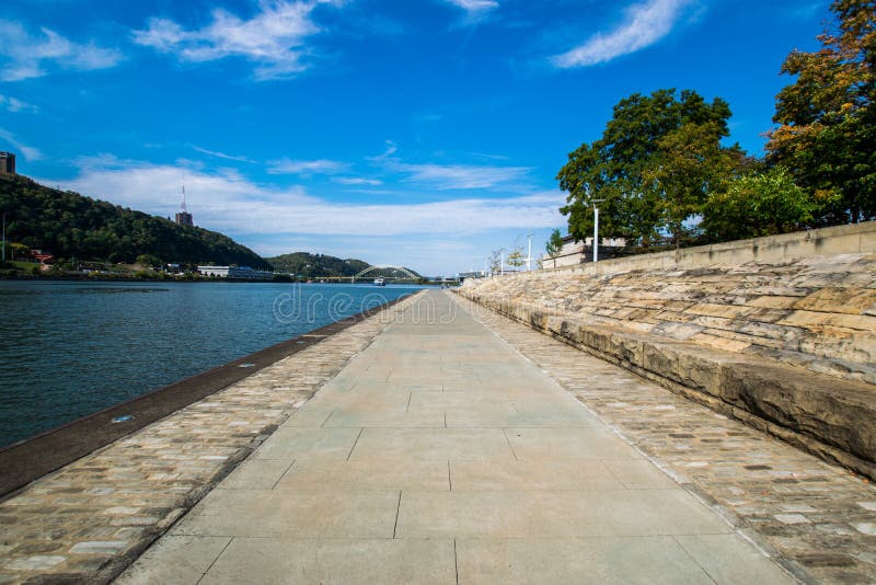 Paesaggio di estate della fontana del parco di stato del punto a Pittsburgh immagine stock