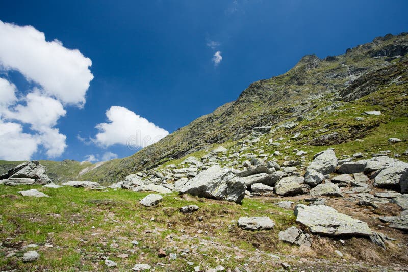 Paesaggio in montagne di Fagaras, Romania immagine stock libera da diritti Paesaggio in montagne di Fagaras, Romania immagine stock libera da diritti