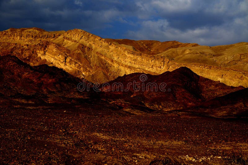 Paesaggio surreale del deserto immagine stock libera da diritti Paesaggio surreale del deserto immagine stock libera da diritti