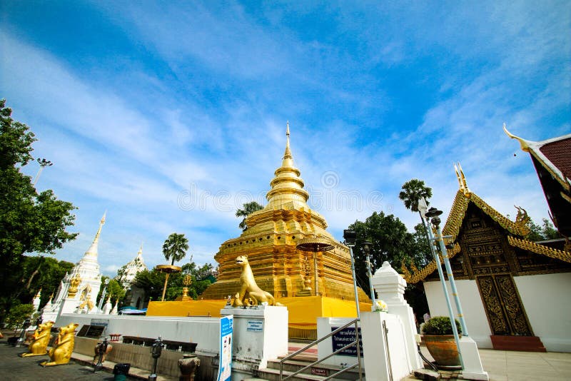 Download Pagoda D'or à La Lanière De Wat Phra That Sri Chom, Province De Chiangmai, Thaïlande Image stock - Image du opérations, inde: 76075463