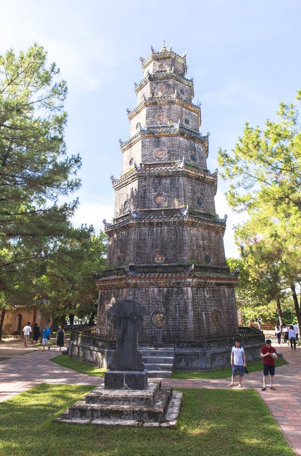 Pagoda de Celestial Lady en Hue, Vietnam image libre de droits Pagoda de Celestial Lady en Hue, Vietnam image libre de droits