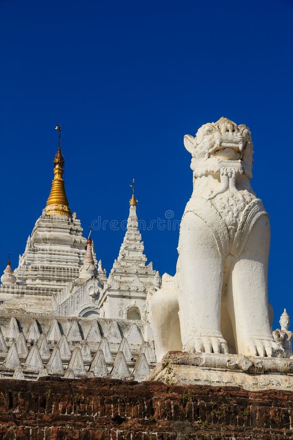 Pagoda de Hsinbyume o de Myatheindan, Mingun en Myanmar (Burmar) fotografía de archivo libre de regalías Pagoda de Hsinbyume o de Myatheindan, Mingun en Myanmar (Burmar) fotografía de archivo libre de regalías