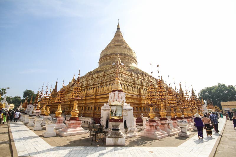 Pagoda de Shwezigon, Bagan, Myanmar, beau temple photo stock Pagoda de Shwezigon, Bagan, Myanmar, beau temple photo stock