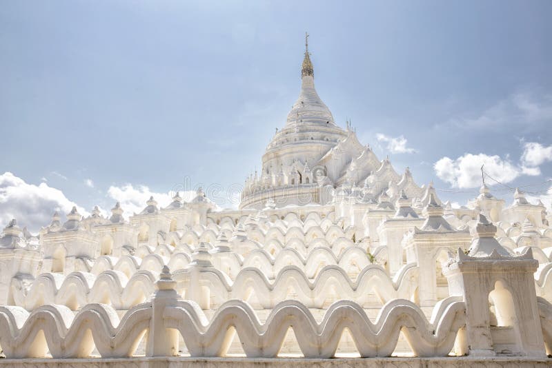 Pagoda di Hsinbyume in Mingun, Myanmar fotografia stock Pagoda di Hsinbyume in Mingun, Myanmar fotografia stock