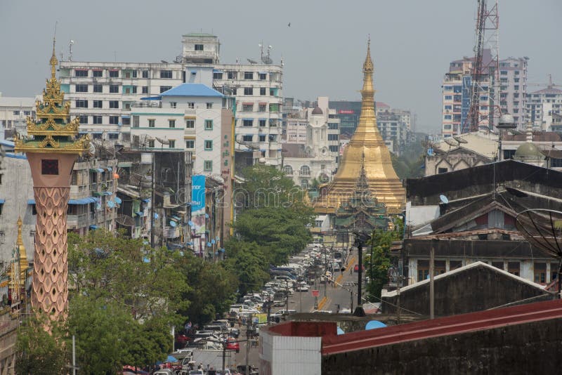 PAGODA DU YANGON SULE PAYA DE L'ASIE MYANMAR images libres de droits PAGODA DU YANGON SULE PAYA DE L'ASIE MYANMAR images libres de droits