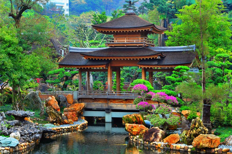 Pagoda in giardino cinese