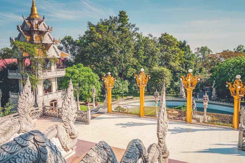 Pagoda larga de Buu en el distrito 9, Ho Chi Minh City, Vietnam