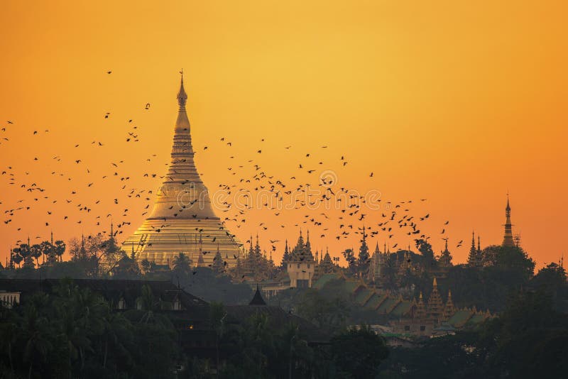 Pagoda Shwedagon стоковое изображение rf Pagoda Shwedagon стоковое изображение rf