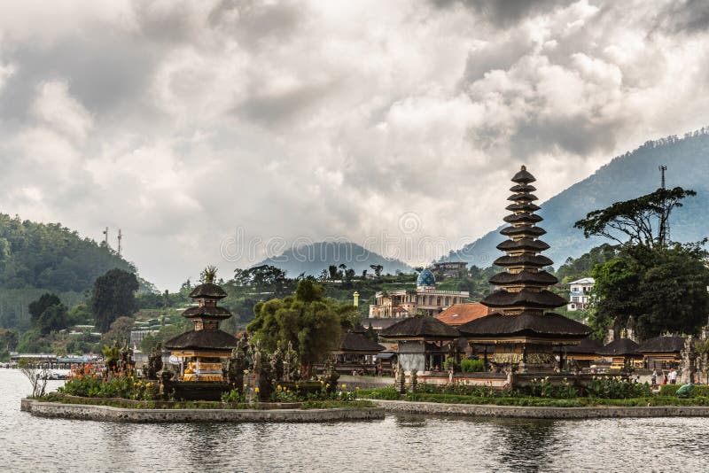 Pagodas on island at Ulun Danu Beratan Temple complex, Bedoegoel, Bali Indonesia royalty free stock photo Pagodas on island at Ulun Danu Beratan Temple complex, Bedoegoel, Bali Indonesia royalty free stock photo