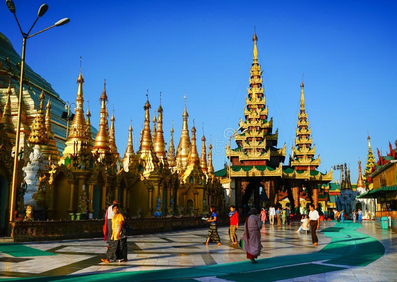 Pagode de Shwedagon em Yangon, Myanmar imagem de stock royalty free Pagode de Shwedagon em Yangon, Myanmar imagem de stock royalty free