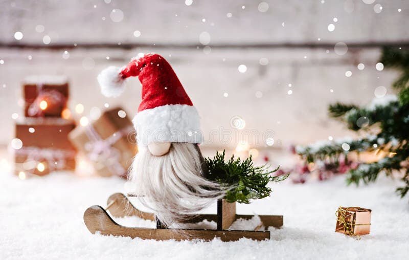 Pai Natal bonito numa viagem de trenó imagens de stock Pai Natal bonito numa viagem de trenó imagens de stock