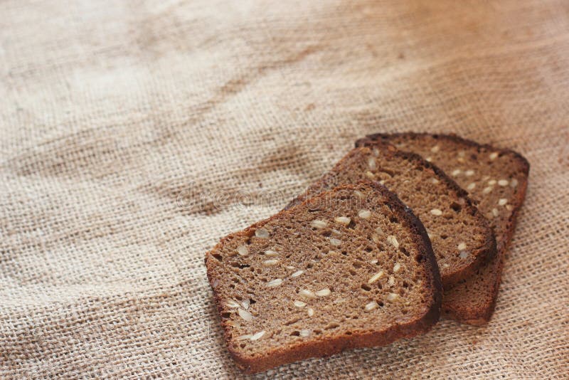 Pain de seigle fait maison photos libres de droits Pain de seigle fait maison photos libres de droits
