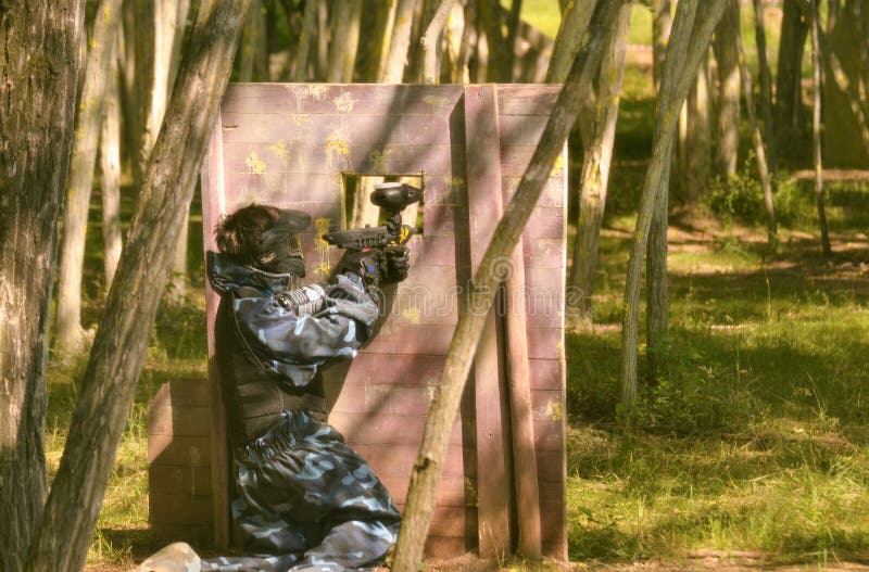 Paintball bitwa Pole bitwy wyposa? a z barierami obrazy stock