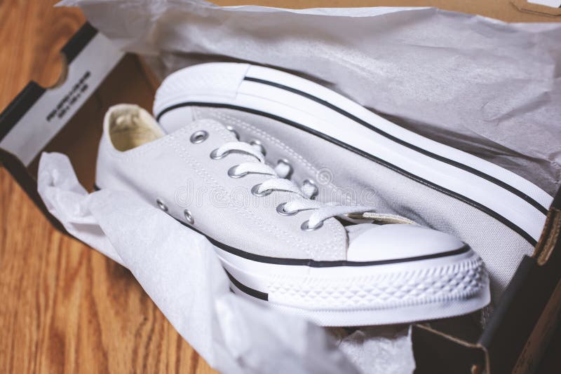 brand new converse shoes