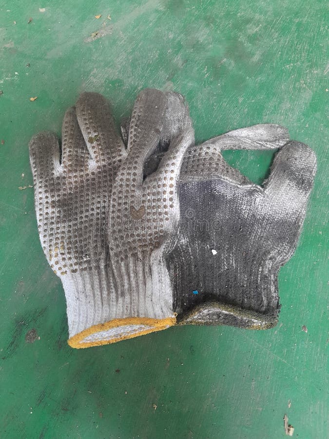 https://thumbs.dreamstime.com/b/pair-used-gloves-full-oil-left-mechanic-work-floor-pair-used-gloves-full-oil-left-mechanic-260327465.jpg