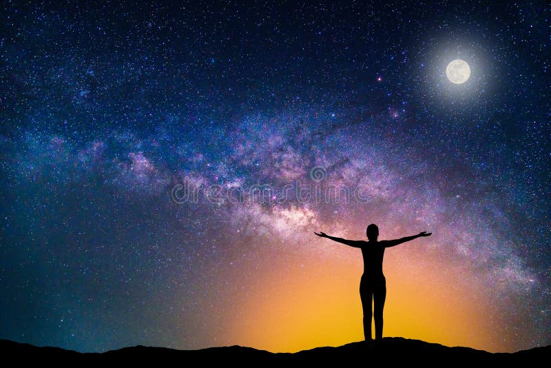 Paisagem com galáxia da Via Látea Céu noturno com estrelas imagens de stock Paisagem com galáxia da Via Látea Céu noturno com estrelas imagens de stock
