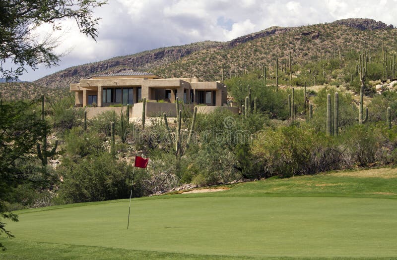 Paisagem cénico e HOME do campo de golfe do Arizona