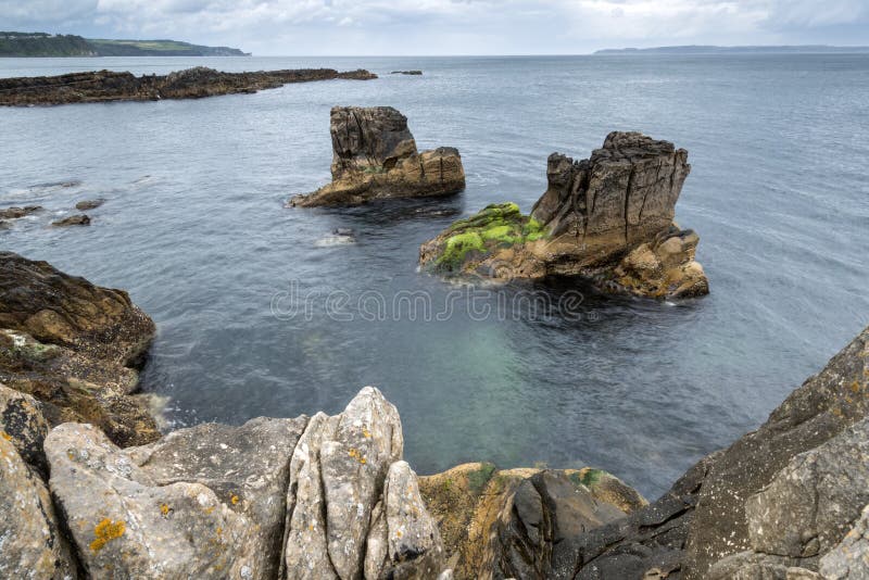Paisagem da costa de Antrim na Irlanda norte fotografia de stock