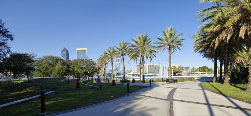 Paisagem de Jacksonville do centro em Florida, EUA imagem de stock royalty free Paisagem de Jacksonville do centro em Florida, EUA imagem de stock royalty free