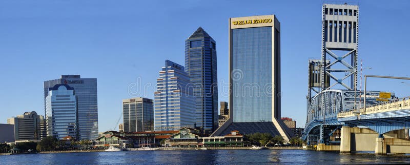 Paisagem de Jacksonville do centro em Florida, EUA fotos de stock royalty free Paisagem de Jacksonville do centro em Florida, EUA fotos de stock royalty free