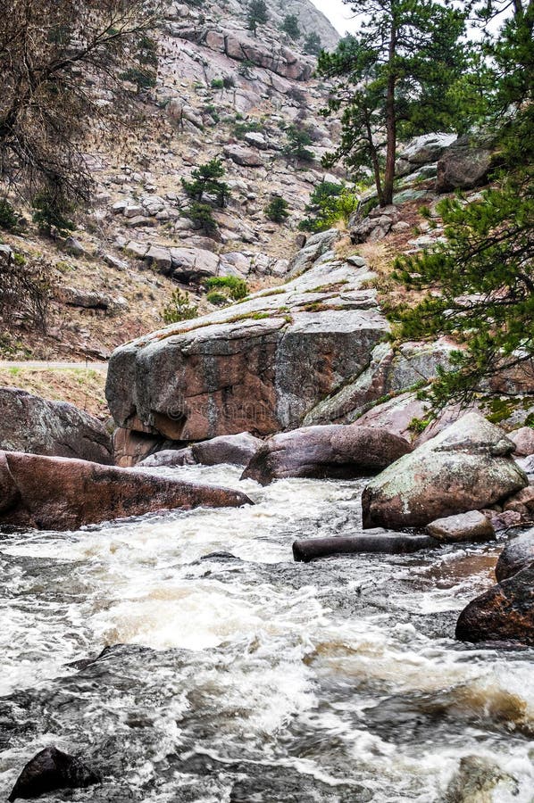 Paisagem do rio de Estes Park Colorado Rocky Mountain foto de stock Paisagem do rio de Estes Park Colorado Rocky Mountain foto de stock