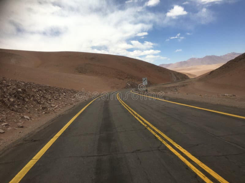 Paisagem no pimentão do deserto de Atacama fotos de stock royalty free