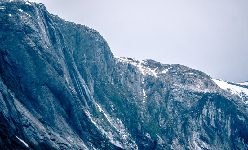 Paisagens da geleira e das montanhas em Alaska selvagem e bonito imagem de stock