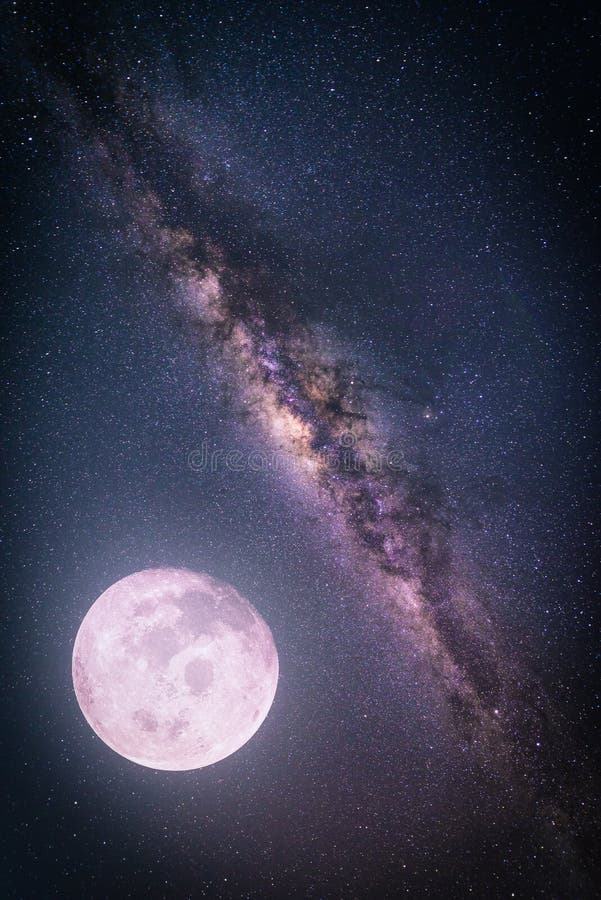 Paisaje con la galaxia de la vía láctea Cielo nocturno con las estrellas y el fu imágenes de archivo libres de regalías Paisaje con la galaxia de la vía láctea Cielo nocturno con las estrellas y el fu imágenes de archivo libres de regalías