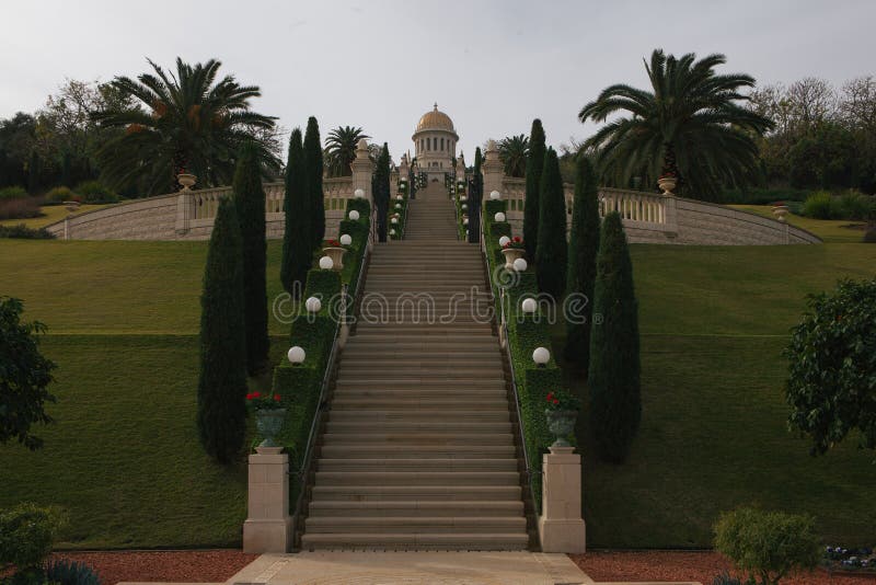 Paisaje con los jardines de Bahai en Haifa fotografía de archivo Paisaje con los jardines de Bahai en Haifa fotografía de archivo
