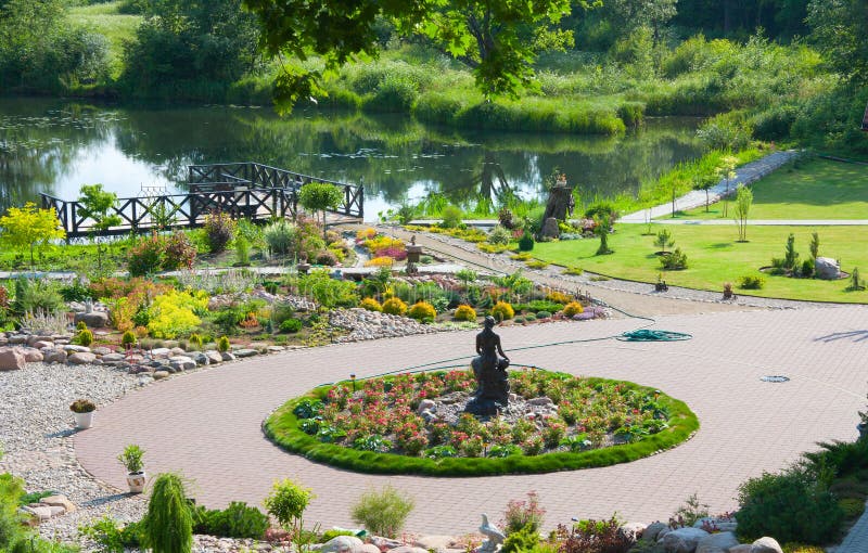 Yarda De Madera De Construcción Foto de archivo - Imagen de tarjeta