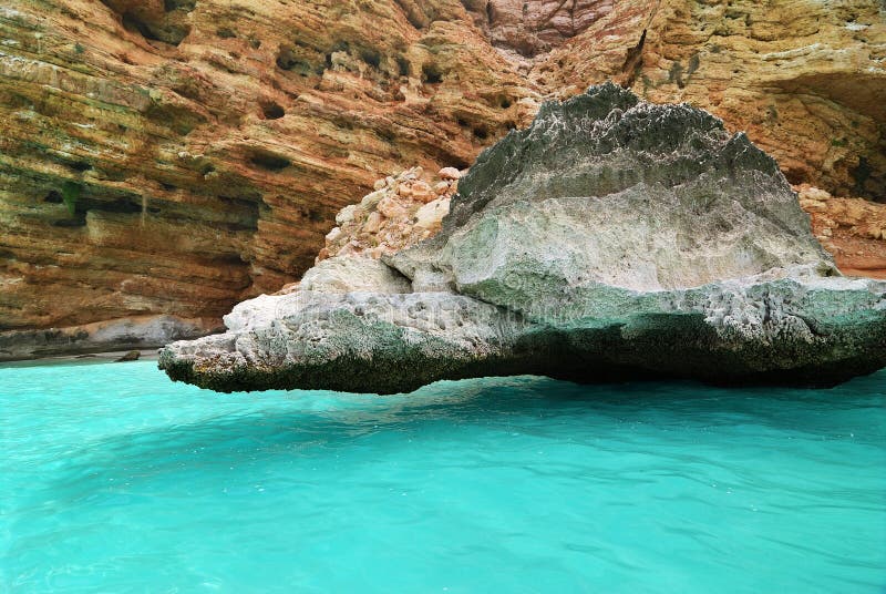 Paisaje de la isla de Socotra, Yemen Acantilado en el Mar Arábigo fotografía de archivo libre de regalías Paisaje de la isla de Socotra, Yemen Acantilado en el Mar Arábigo fotografía de archivo libre de regalías