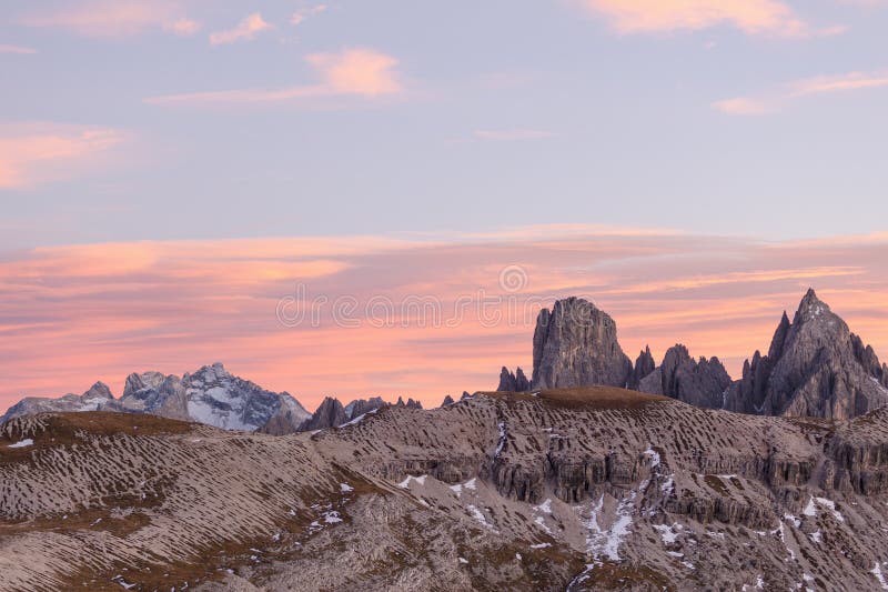 Paisaje de la montaña de Alpenglow imágenes de archivo libres de regalías Paisaje de la montaña de Alpenglow imágenes de archivo libres de regalías