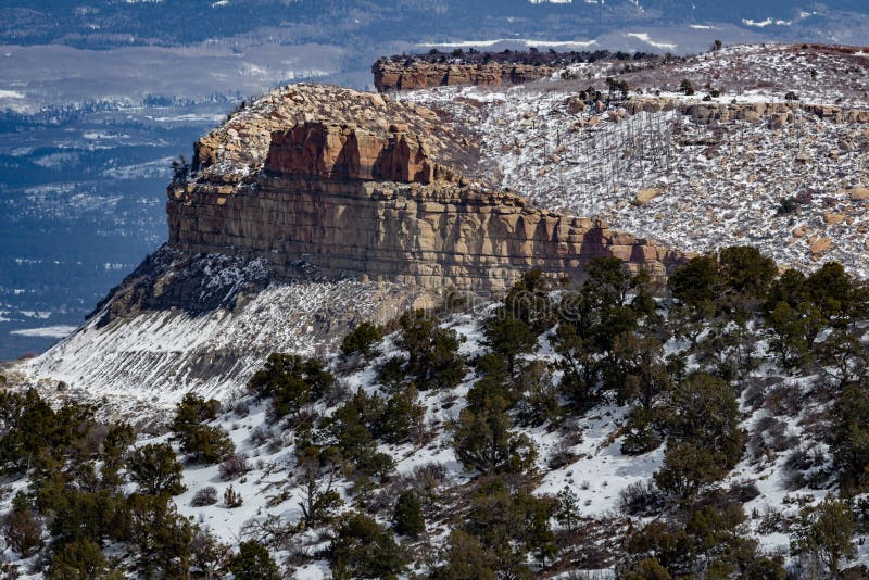 Paisaje de la nieve del invierno de la montaña del desierto del parque nacional del verde del Mesa fotos de archivo libres de regalías Paisaje de la nieve del invierno de la montaña del desierto del parque nacional del verde del Mesa fotos de archivo libres de regalías