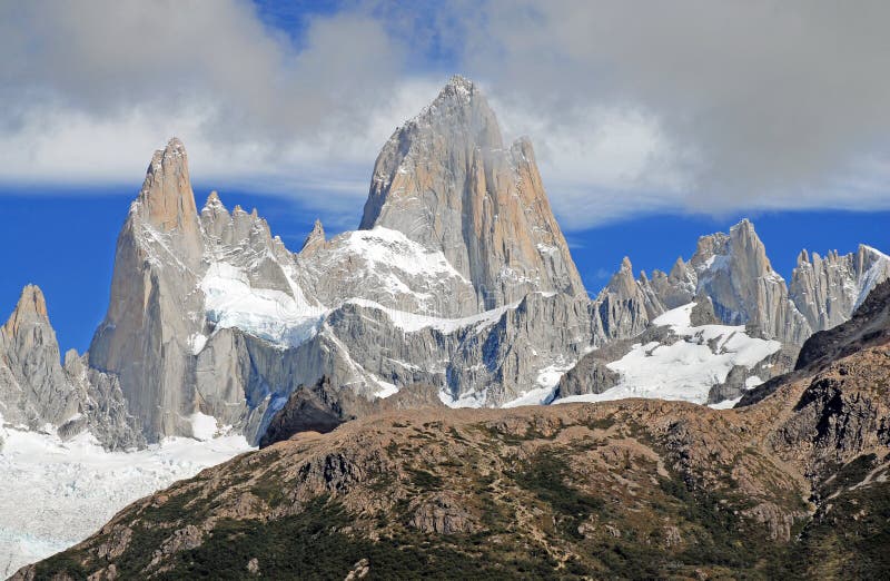 Paisaje glacial de la montaña en Patagonia