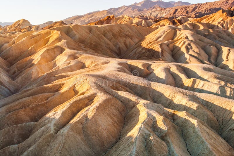 Paisaje hermoso de los badlands de la lutolita en el punto de Zabriskie imagenes de archivo Paisaje hermoso de los badlands de la lutolita en el punto de Zabriskie imagenes de archivo