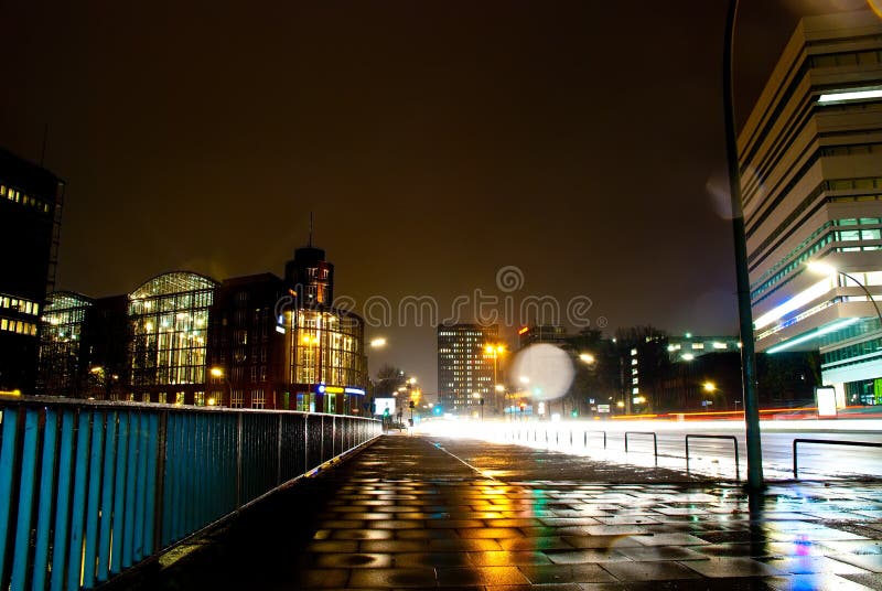 Paisaje urbano de la noche imagenes de archivo Paisaje urbano de la noche imagenes de archivo