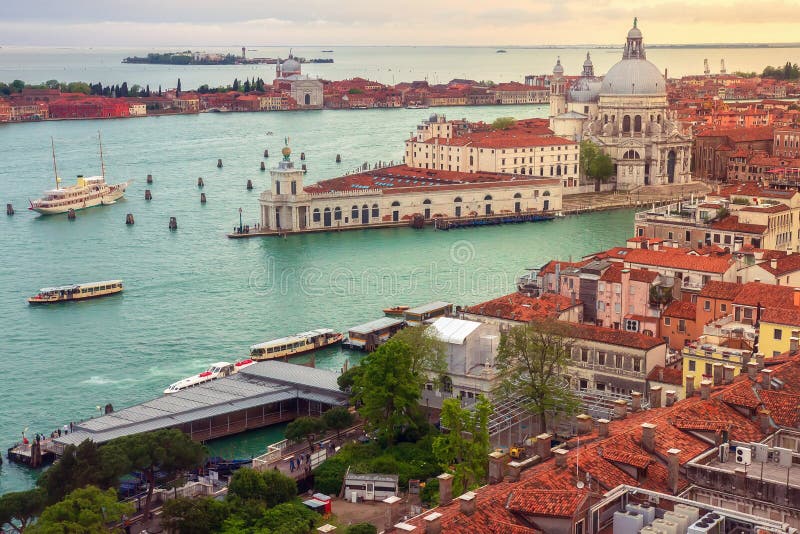 Paisaje urbano de Venecia desde arriba E Paisaje de Venezia fotografía de archivo libre de regalías Paisaje urbano de Venecia desde arriba E Paisaje de Venezia fotografía de archivo libre de regalías