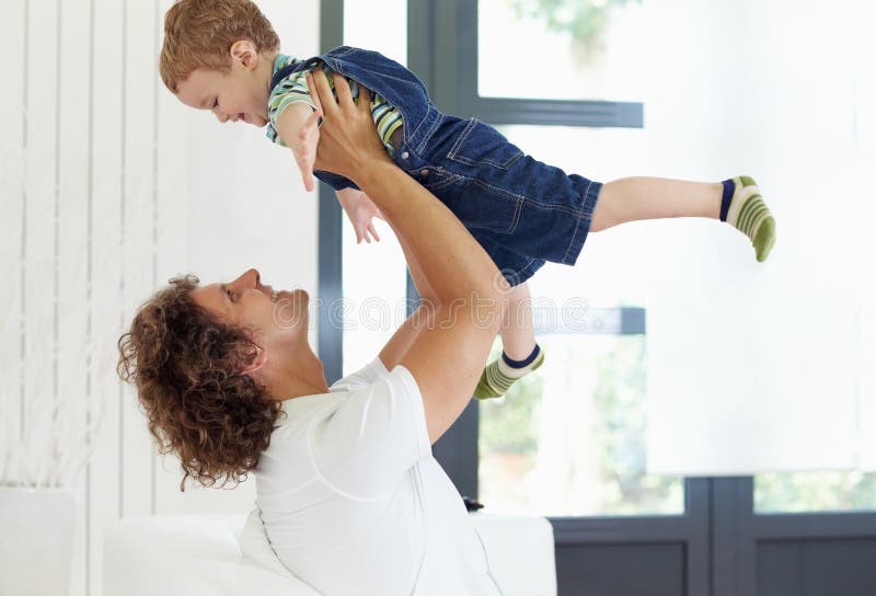 Pai e rapaz foto de stock