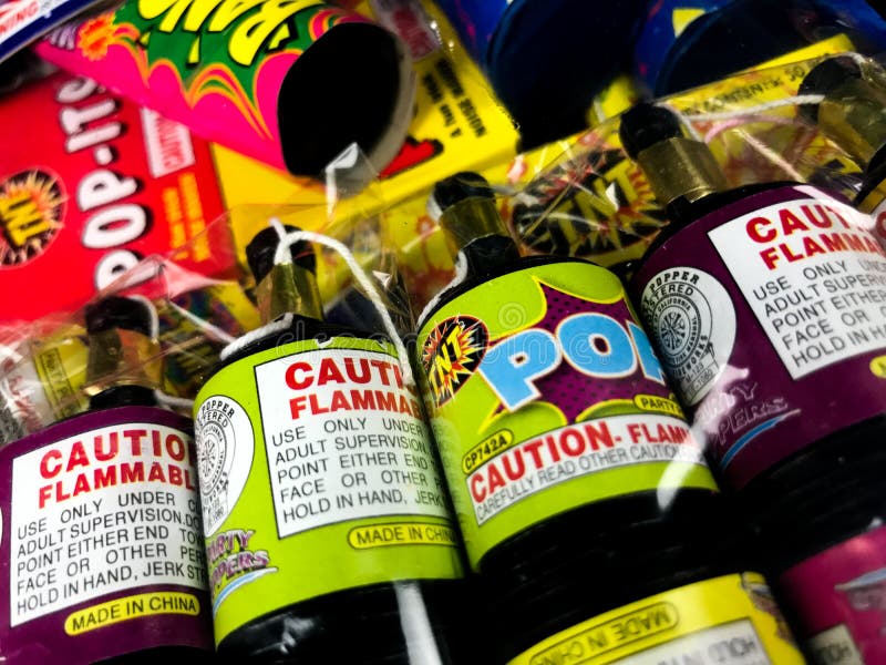 Pakket van een verscheidenheid van verschillend vuurwerk stock fotografie Pakket van een verscheidenheid van verschillend vuurwerk stock fotografie