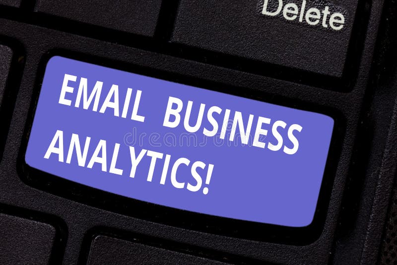 Palabra que escribe Analytics del negocio del correo electrónico del texto Concepto del negocio para analizar su llave de teclado imagen de archivo libre de regalías Palabra que escribe Analytics del negocio del correo electrónico del texto Concepto del negocio para analizar su llave de teclado imagen de archivo libre de regalías